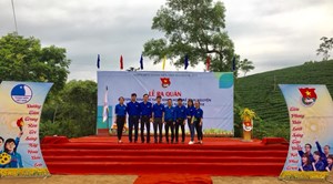 Đoàn thanh niên Khoa Nông học trường Đại học Nông Lâm Thái Nguyên tham gia xây dựng và chuyển giao mô hình tưới nước tự động trên cây chè cho thanh niên xã Yên Lạc huyện Phú Lương tỉnh Thái Nguyên